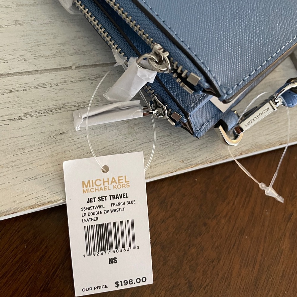 New Mk double zipper wallet 🦋 - Picture 3 of 4
